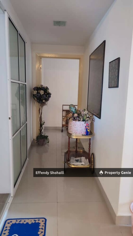 PARAMOUNT VIEW CONDO PJ END LOT