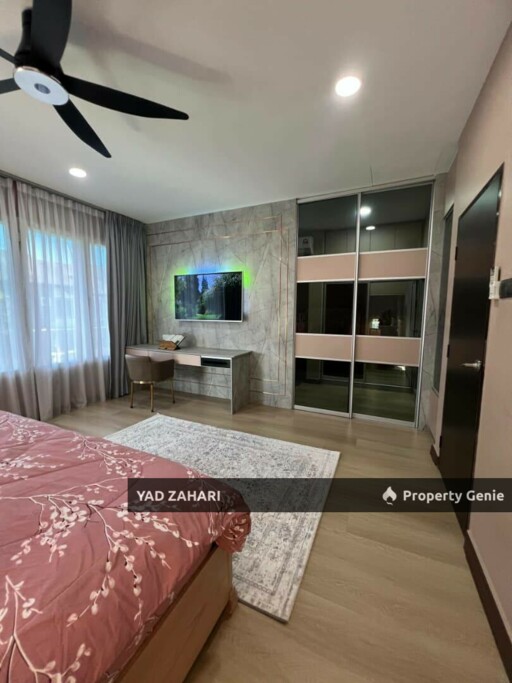 Taman Impian Sutera 2, Seksyen 30 Shah Alam | 2-Storey Semi-D 5 Bedrooms | RM1.1M - Partial Furnished, Renovated and Near Masjid