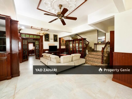 Seksyen 13, Shah Alam |  2-Storey Terrace 6 Bedrooms | RM900K - Corner Lot, Walking Distance to Surau & More Parking Space