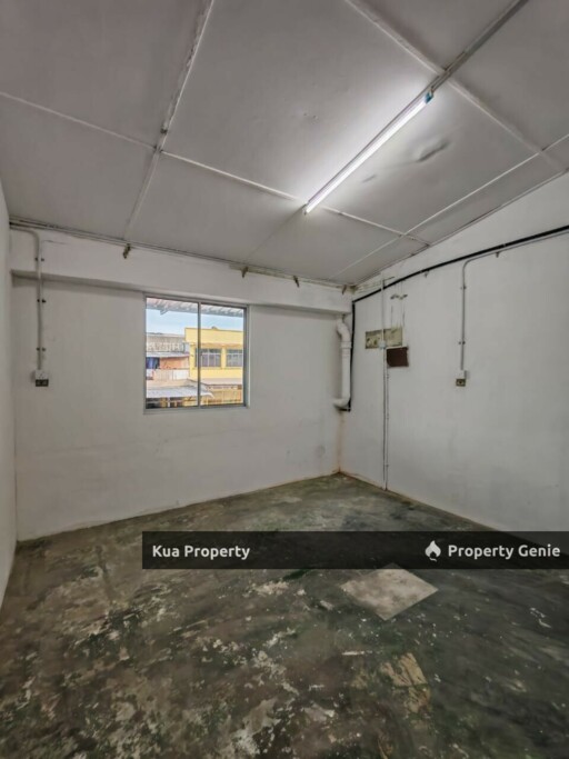First Floor Intermediate Shophouse For Rent! Located at 3 Mile, Lorong Datuk Tawi Sli, Jalan Penrissen