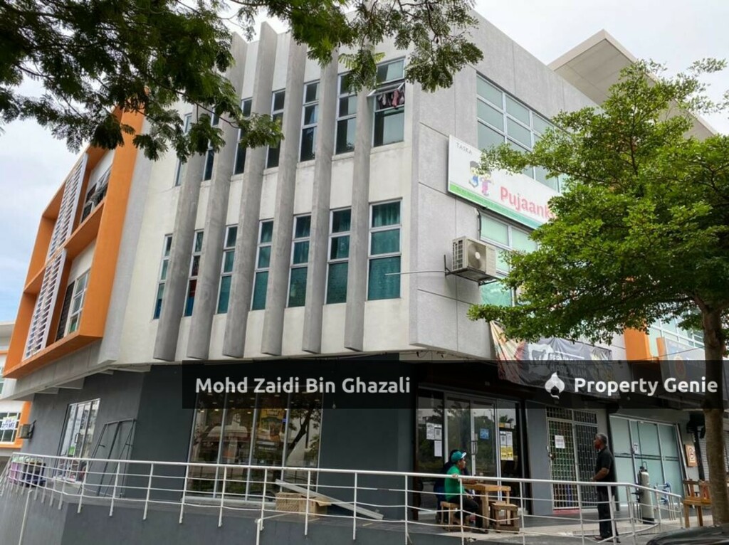 3 Storey Commercial Shop Office Presint 8