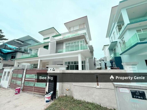Taman Mutiara Bestari 2 Skudai 3 Storey Cluster Bare Unit