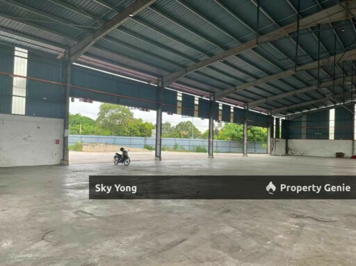 Permatang tinggi open warehouse for rent
