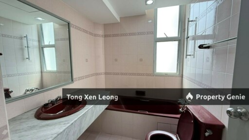 Freehold Ocean Condo - Ideal Family Home in Klebang Location