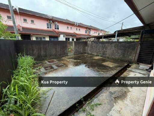 Double Storey Terrace Intermediate for Sale! Located at Stakan Jaya