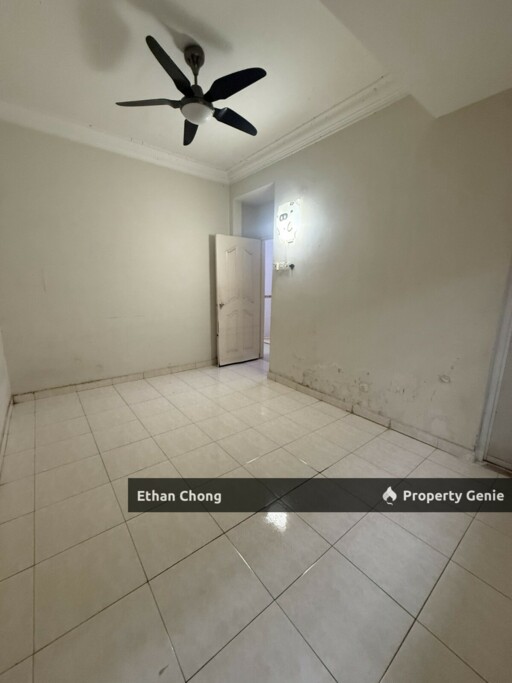 Unfurnished 2 Storey Terrace House for Sale at Mutiara Bukit Raja, Klang