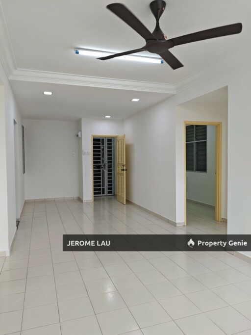 Newly painted 3-bedroom apartment Villa Krystal