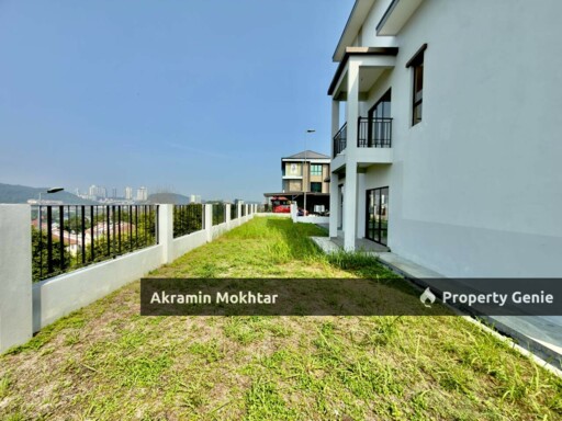 CORNER LOT 3 Storey Terrace Nassim Heights, Taman Ukay Bistari, Ampang Selangor