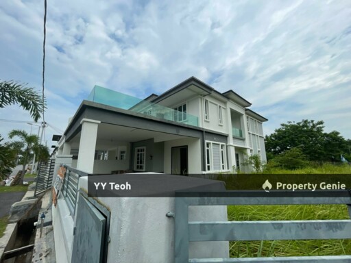 CORNER Pulau Gadong Double Storey Semi-D with Big Land
