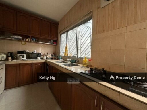 Double Sty House Partly Furnished At Bukit Tinggi 1 Klang For Rent