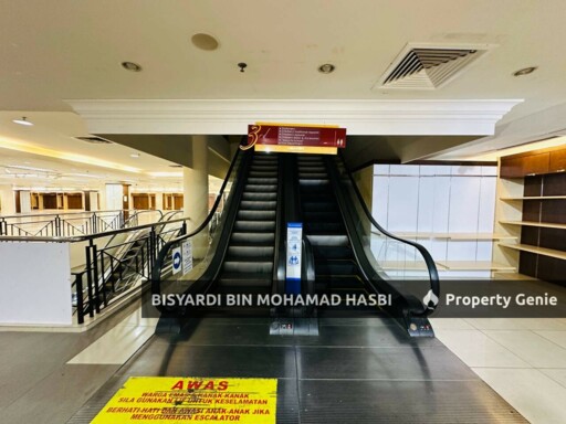 Jangan Lepaskan Bangunan Komersial 5 Tingkat Berlif di Bukit Baru Melaka – Prime Corner Facing Main Road! ROI Tinggi & Lokasi Paling Strategik!