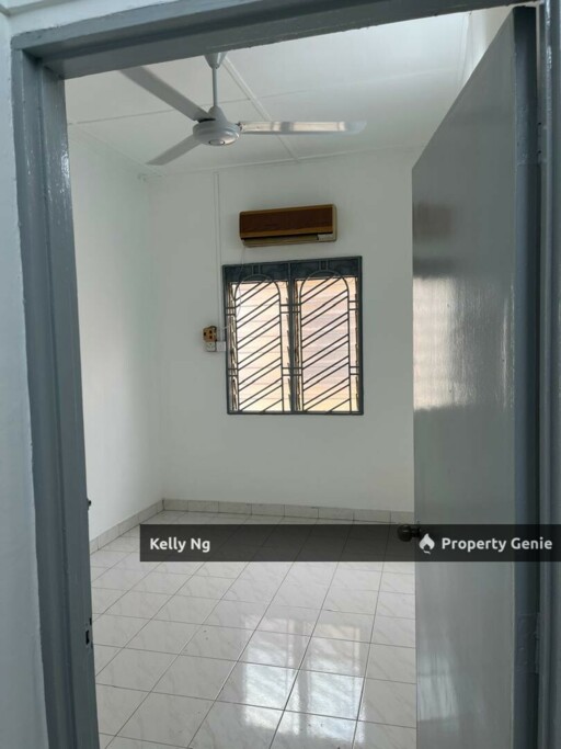 Double Sty House At Taman Klang Utama For Rent
