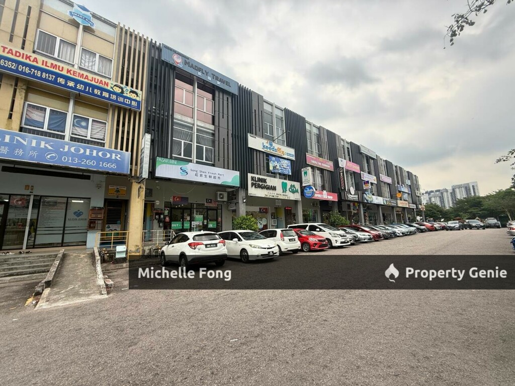 Bandar Seri Alam @ Jalan Bina / Masai / 3 Storey Shoplot / Below Market / Rental Income / Facing Main Road