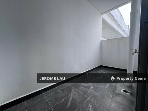 Residence larkin indah