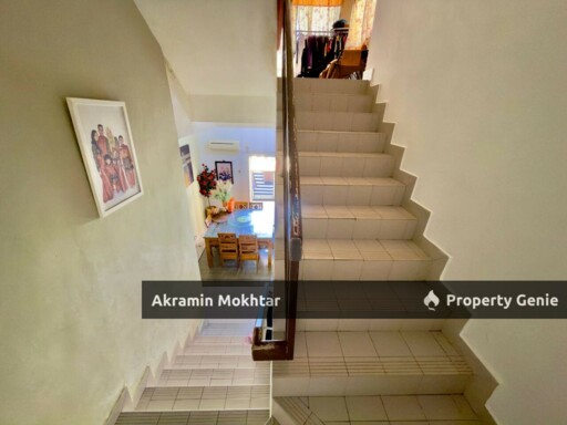 END LOT 3 Storey Terrace De Puncak Ukay, Taman Ukay Perdana, Ampang Selangor .
