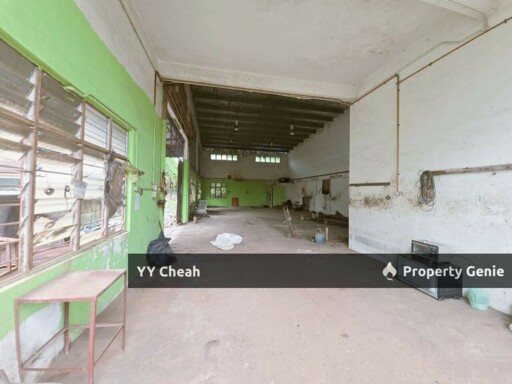 Kuala Kangsar Freehold Factory For Sale, Corner unit, with office building