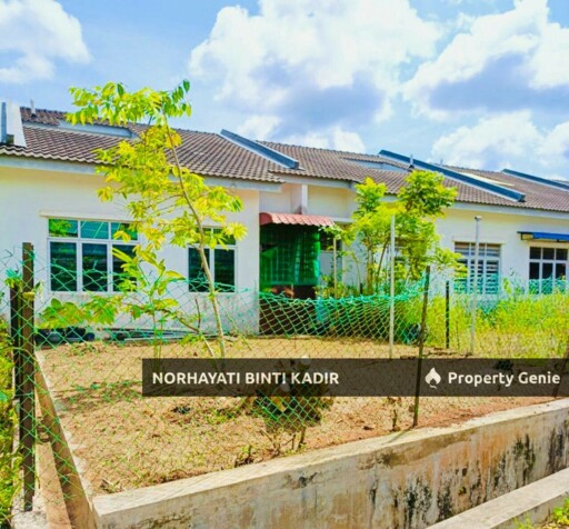 TERES SETINGKAT P2, AZALEA 1, KOTASAS KUANTAN