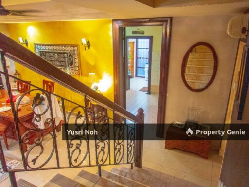 URGENT FOR SALE : 2 Storey Terrace House Corner Lot Jalan Adang Bukit Jelutong Shah Alam