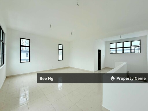 Jade Residence @ Taman Mutiara Mas/Big Corner/3storey Cluster
