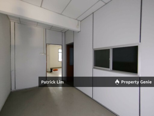 Taman Merdeka Permai [一楼] 店面出租 With Partition