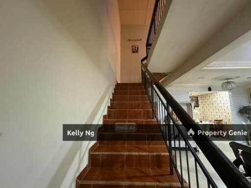 Double Sty House Partly Furnished At Bukit Tinggi 1 Klang For Rent