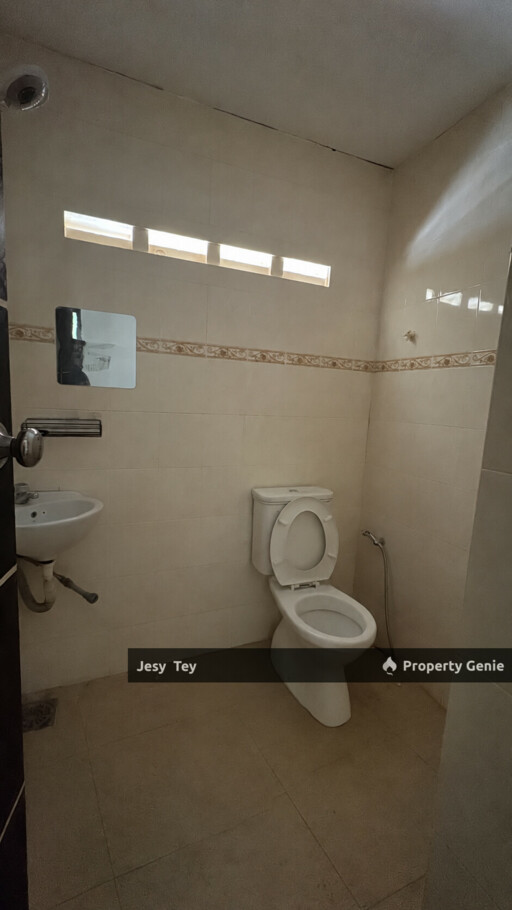 Taman Pelangi Multiple Rooms for Rent