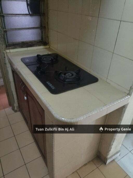 Bayu Apartment, Damansara Damai, Sungai Buloh, Selangor.