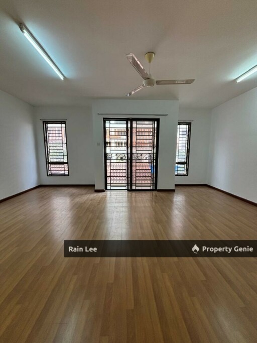 Freehold / Fully Extended / 3 Storey Terrace for Sale / Intermediate Lot / Near Pavilion Bukit Jalil /24Hrs Security with Gated & Guarded