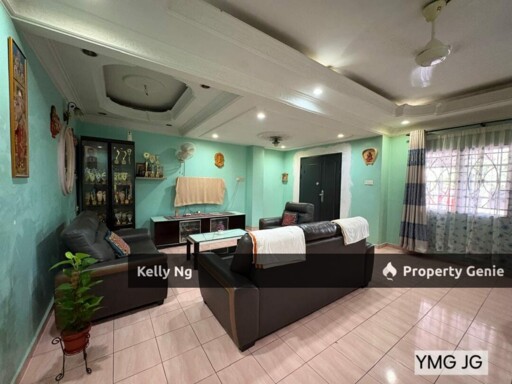 Double Sty Partial Renovation & Furnished At Kg Jawa Klang For Rent