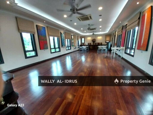 2.5 storey bungalow for sale. Within the vicinity of Taman Tasik Titiwangsa