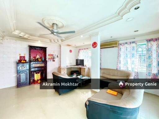 Freehold, Corner Lot & Fully Renovated | Double Storey Jalan Semarak Bandar Utama Batang Kali