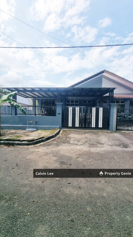 Taman Megah Ria / Jalan Api Api / Single Storey Semi D
