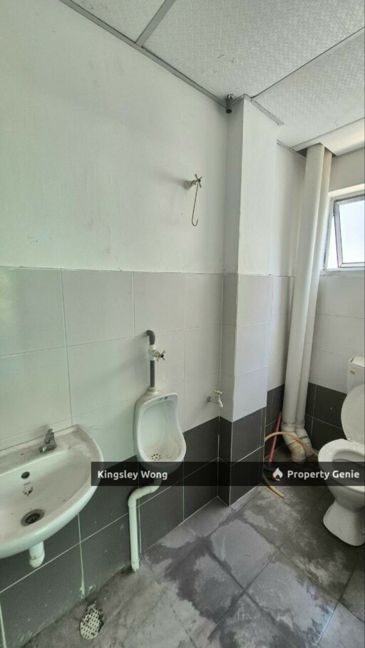 Kawasan Perindustrian Klebang Bistari 1.5 Storey Semi D Factory  Ceiling Height Approx. 25ft Near Chemor Jelapang