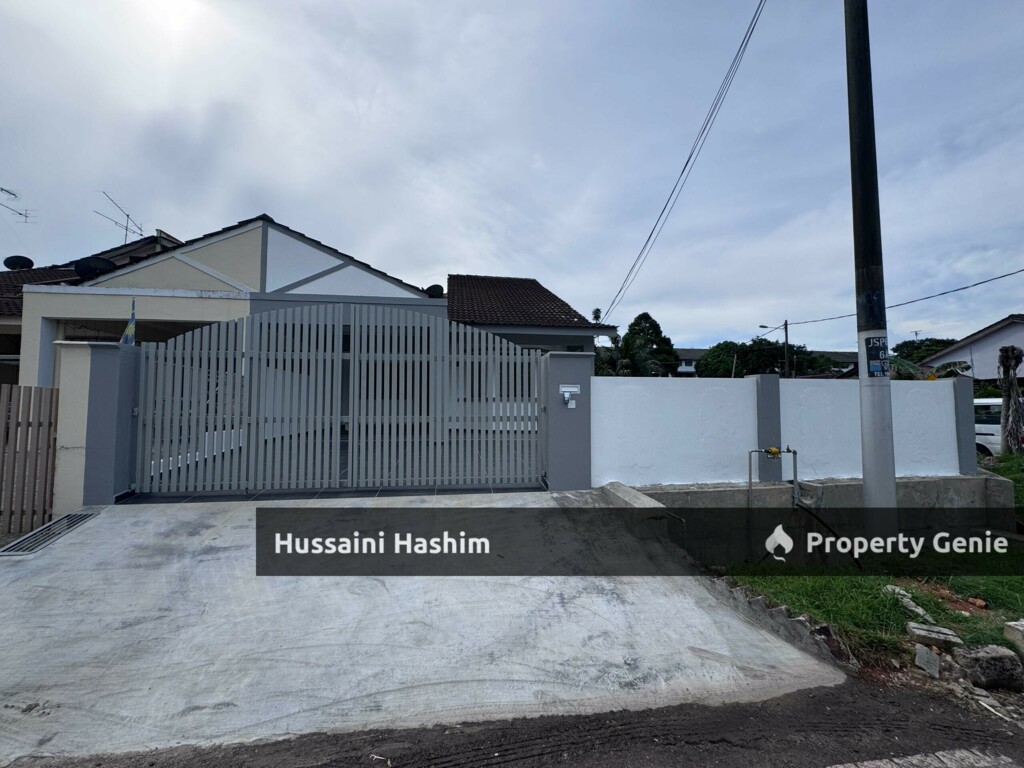 SINGLE STOREY TERRACE CORNER LOT @ TMN PUTRI, KULAI