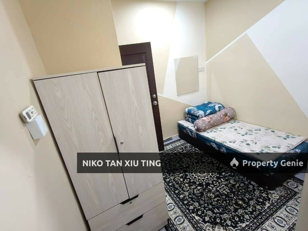 Near CIQ Jln Hijau Semi D Taman Pelangi Johor Bahru