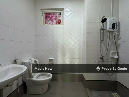 For Rent, Season Luxury Apartment @Larki, 1 Carpark, Fully Furnished