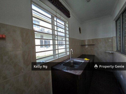 Double Sty Renovated House At Bandar Puteri Klang For Rent