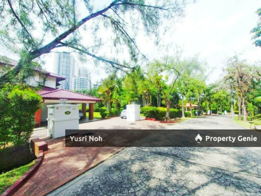 PARTIALLY FURNISHED - BUNGALOW DOUBLE STOREY BEVERLY ROW IOI RESORT CITY PUTRAJAYA