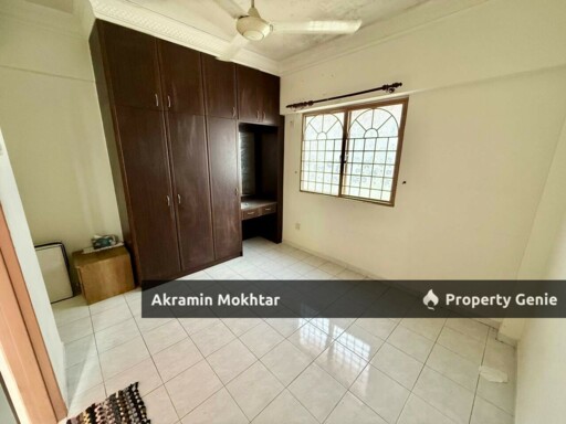 Freehold, Corner Umit & 1 Parking | Apartment Sri Ria, Taman Sepakat Indah, Kajang.