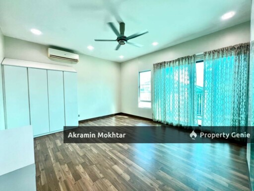 An Exclusive Three Storey Semi Detached House, Seksyen 13, Shah Alam For Sale