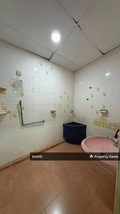 Renovated 1.5 Storey Terrace House Taman Sri Skudai 4R2B