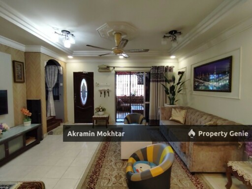 Freehold & Renovated | Double Storey Garnet Emerald Rawang