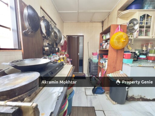 FREEHOLD & RENOVATED | 1.5-STOREY TERRACE END LOT TAMAN SRI MELATI, BATU CAVES