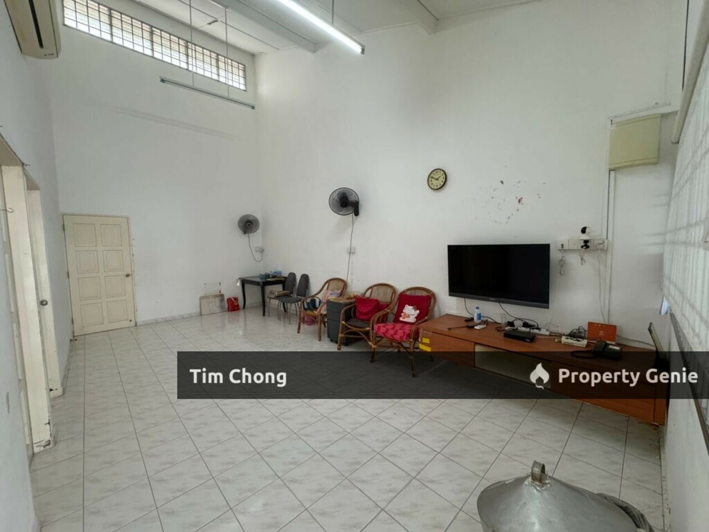 💥新山 Taman Melodies 稀有单层 End Lot 单位出租 😍