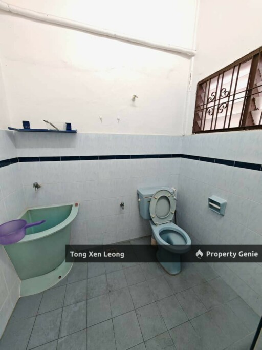 1 Storey For Sale @ Bukit Beruang !! Facing Padang Unit Below Value !!