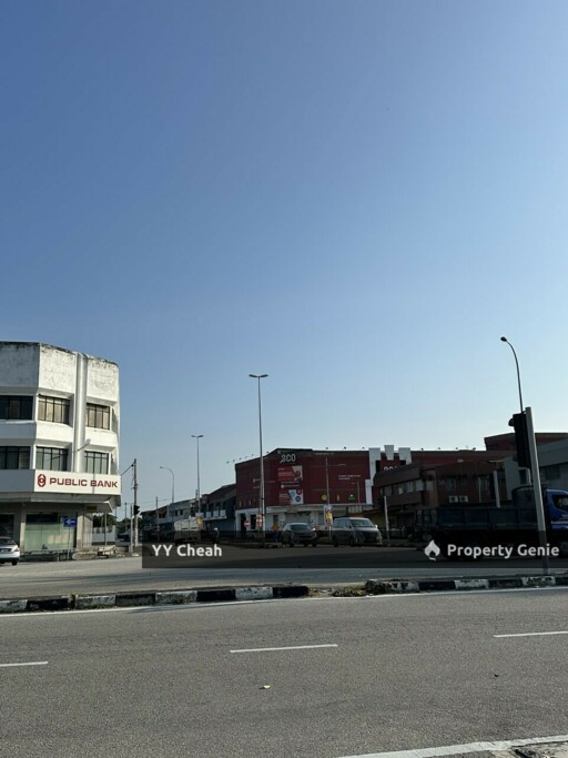 Silibin, Ipoh 3 Storey - long shop, facing main road