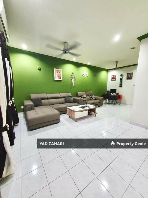 Taman Bukit Subang, Shah Alam | 2-Storey Terrace 4 Bedrooms | RM650K - Fully Extended and Partial Furnished