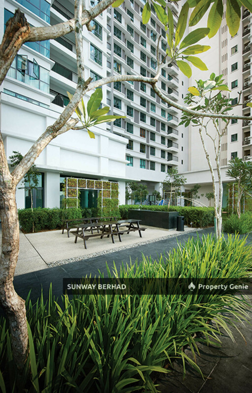 NAUTICA LAKESUITES CONDO
