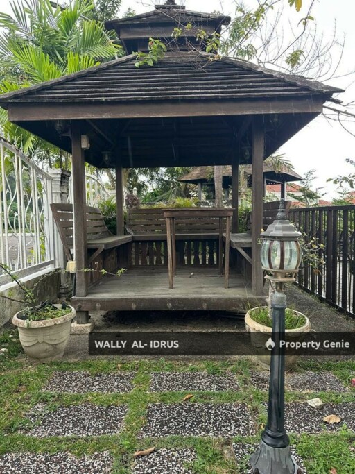 Semi D Renovated with Extra Large Land @ Section 7 Shah Alam