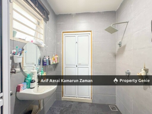 [Corner Lot] Double Storey Terrace Taman Lestari Perdana 8, Seri Kembangan | 6 Bedrooms | 3 Bathrooms | 3,802 sqft | RM1,150,000 (Nego)